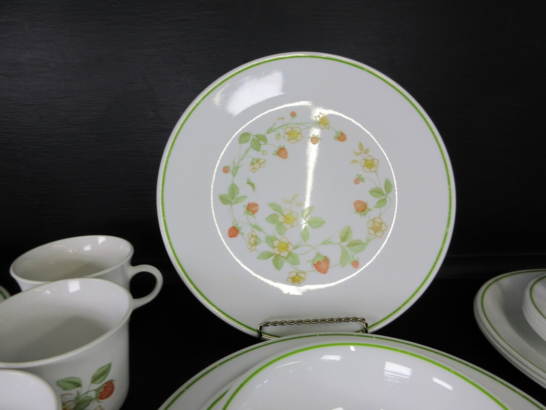 Vintage Corelle Dinnerware Set Strawberry Sundae CORNING S/4 Extras VGUC 23pcs Etsy