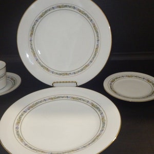 Noritake Fine China Macon Dinner plates cup saucer bread plate EUC 5 pieces