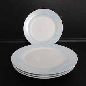 Gibson Everyday Dinner Plate Blue and White Floral GUC set of 4 NO chips/cracks