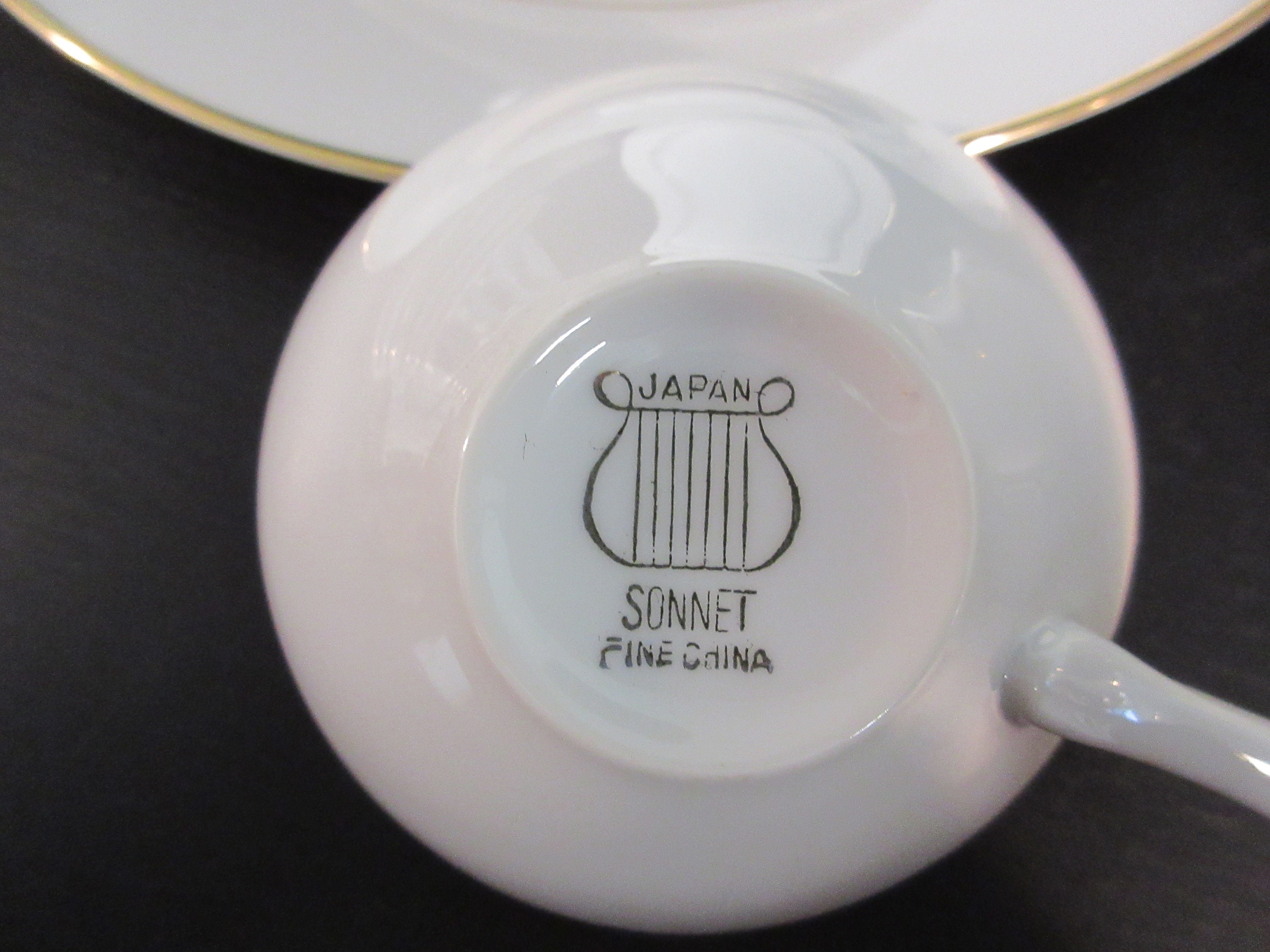 Buy White Gold Trim Sonnet Dinnerware Set Fine China of Japan S/8 