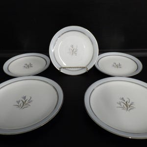 Vintage Noritake Fine China salad plates bread/dessert plate total 5 EUC rimmed
