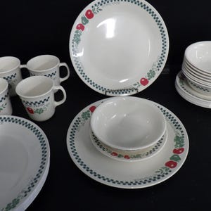 Farm Fresh Dinnerware Set Corning Corelle s/8 Apples Country Decor Plates Bowls