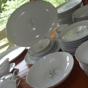 Large Lot Fine China Amcrest Roberta service 12 Hostess Pieces 90pc total Beauty