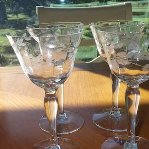 Vintage Etched Cordial glasses stems optic panel floral design 4 4 oz stems