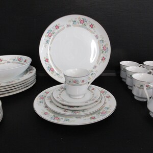 Vintage China Dinnerware set Stratford by IMOCO s/6 Hostess pieces 35 pcs NOS