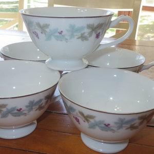 Cups Coffee Tea cups Vintage by Fine China of Japan circa 1967 EUC 5 pieces