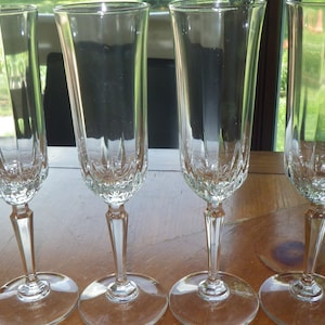 Clear Glass Champagne Flutes Glasses Pressed Glass Fascination pattern 4 6 oz faceted stems