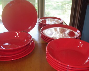 Red Dinnerware Set Service for 6 Dinner Luncheon Made in France EUC 18 piece