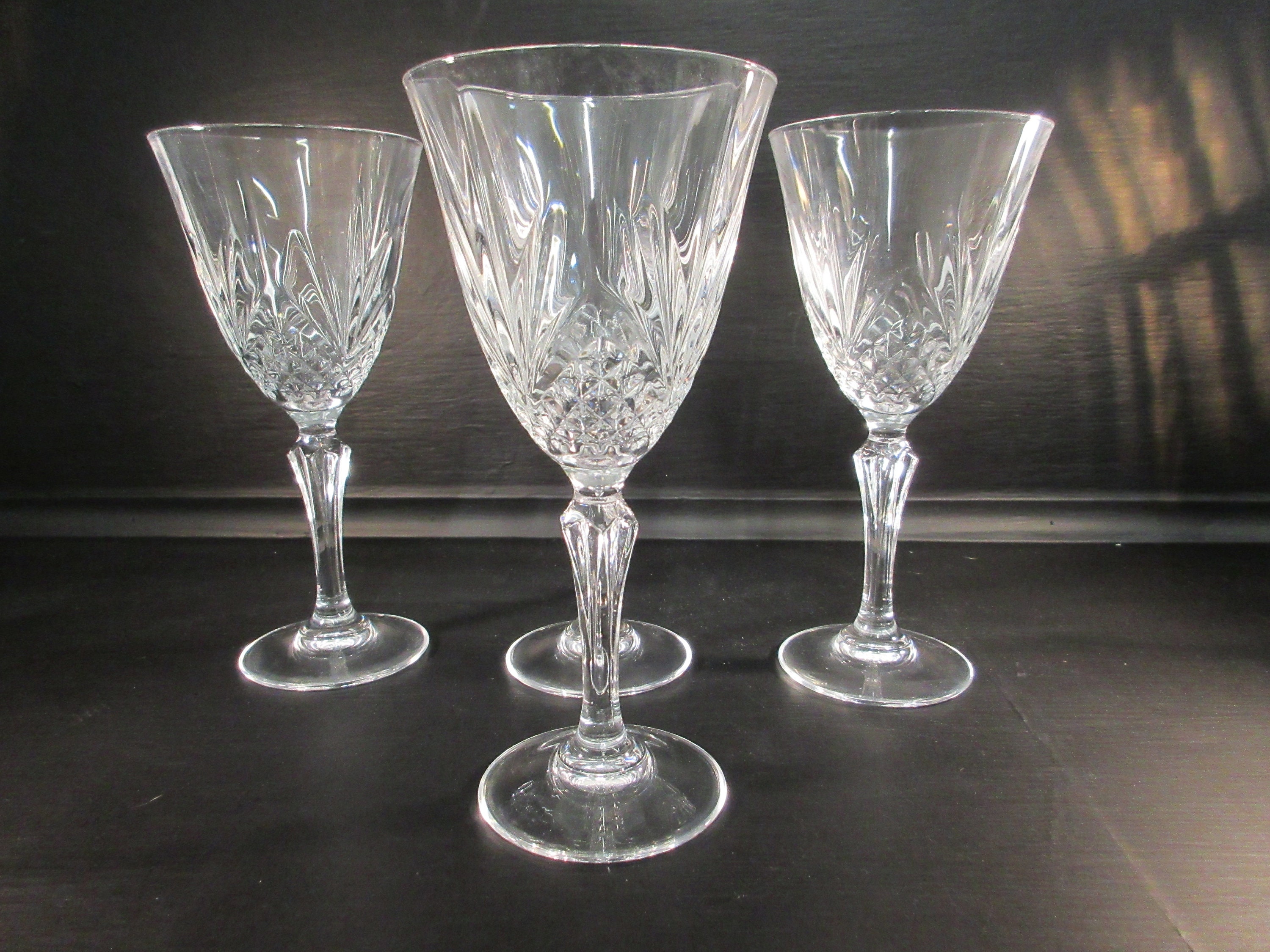 Cristal de Flandre フランス アンティーク Vintage Cristal De Flandre Wine Glasses: Dauphine Pattern, Set of