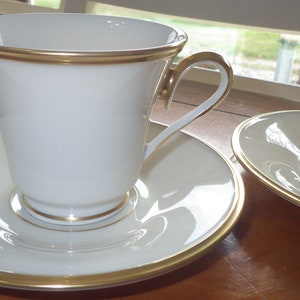 Lenox Eternal Footed Cup & Saucer Sets 2 7oz 3&quot; sets Ivory Gold band Wedding