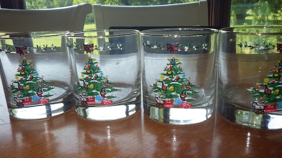 LemonRoad 4 Bicchieri Da Vino In Vetro Con Albero Di Natale - 350 Ml, Senza Stelo, Soffiati A Mano, Perfetti Per Regali E Feste Invernali