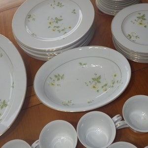 fine China Dinnerware set Summertime by FASHION MANOR mostly ser 8 Gold trim 57p