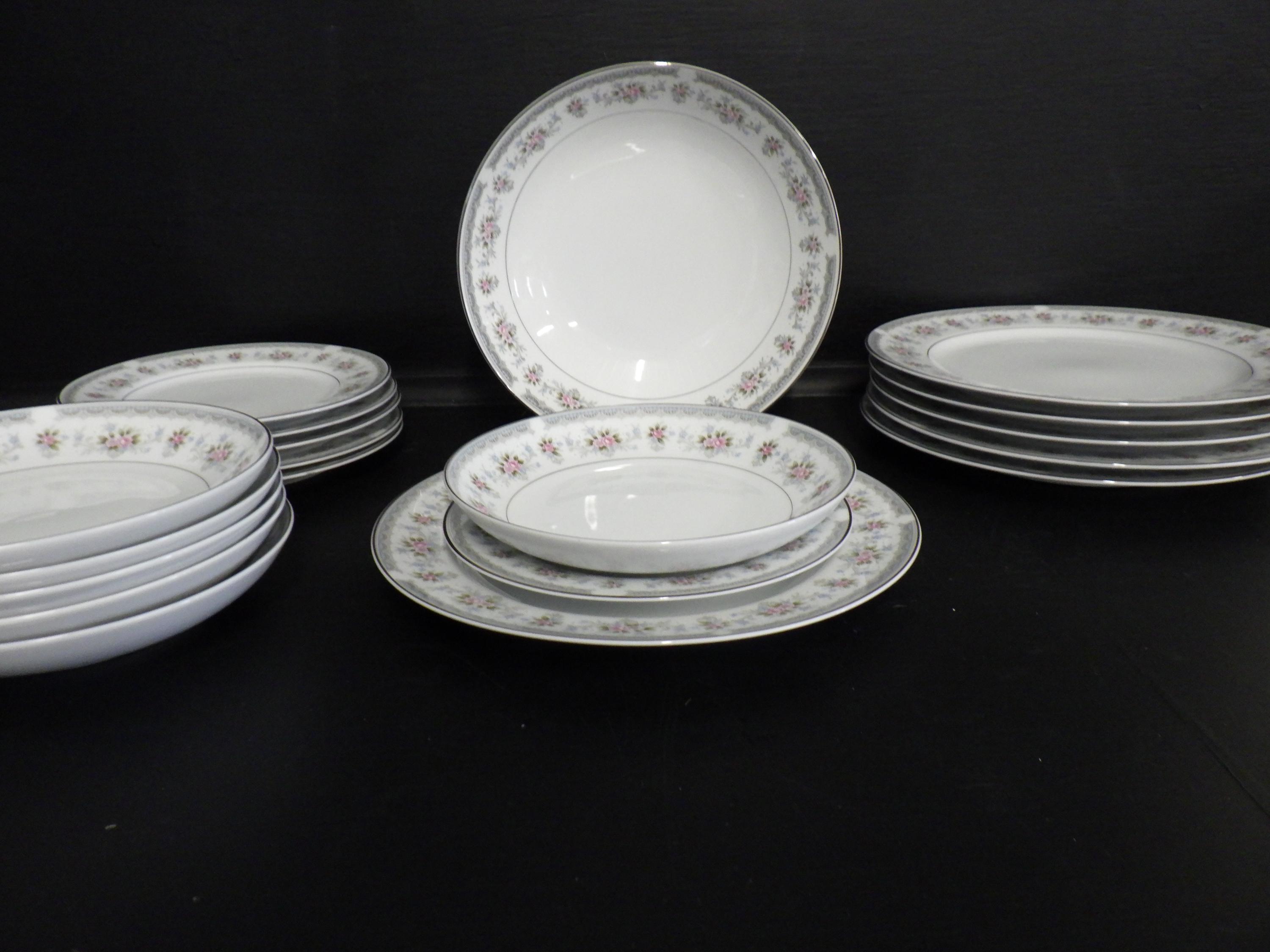 Vintage Porcelain China Dinnerware Set Rhoda Wellin Japan S/6 EUC