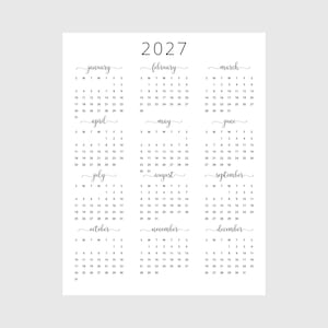 Pode incluir: Um calend&aacute;rio preto e branco para o ano de 2027. Cada m&ecirc;s &eacute; exibido em uma caixa separada com os dias da semana rotulados como D, S, T, Q, Q, S, S. Os meses s&atilde;o janeiro, fevereiro, mar&ccedil;o, abril, maio, junho, julho, agosto, setembro, outubro, novembro e dezembro.