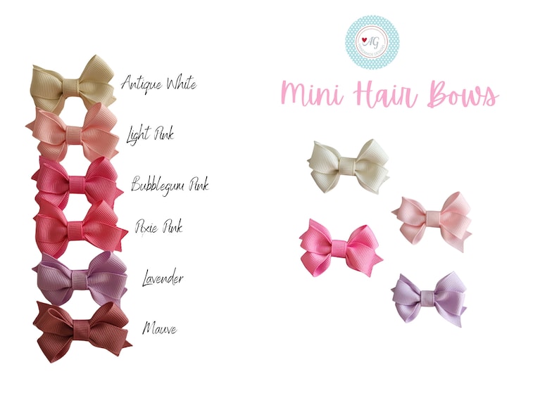 Może przedstawiać: Mini kokardki do włos&oacute;w w r&oacute;żnych kolorach, w tym antyczny biały, jasnor&oacute;żowy, r&oacute;żowy bubblegum, r&oacute;żowy pixie, lawendowy i liliowy. Kokardki są ułożone pionowo, a kolory stopniowo ciemnieją od g&oacute;ry do dołu.