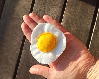 Felt Fried Egg for Pretend Play Kitchen - Kitchen Play Food - Imaginative play