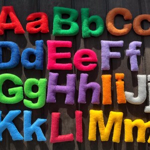 フェルトの小文字と大文字、フェルトのアルファベットのおもちゃ、フェルトの詰め物 ABC、カラフルな文字