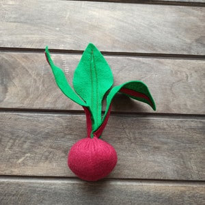 Felt Beet Vegetable Toy: Handmade Pretend Play Food