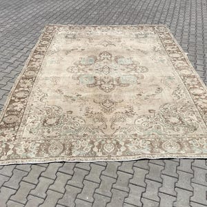 Oversize Vintage Turkish Oushak Rug: Hand-Knotted Wool Living Room Rug (9.5 x 12.5 ft)