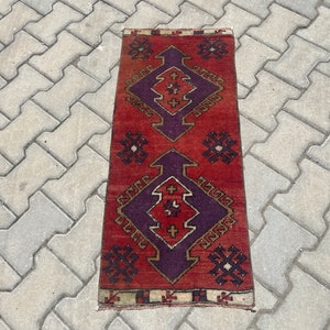 Tappeto vintage Oushak piccolo: 1,3 x 3,1 piedi, tappeto zerbino turco