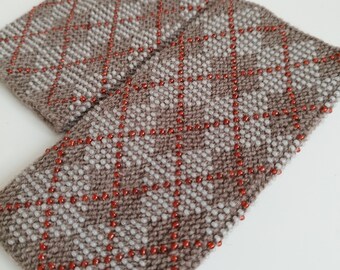 Handgefertigte Pulswärmer aus Merinowolle mit Argyle Perlen