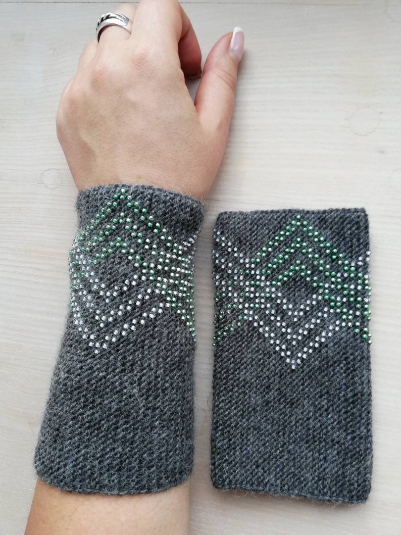 Handknited,beaded cuff, Handmade wrist warmers,wrist warmers,handknitted gloves, boho chic, nice gift idea, handmade present, Christmas gift zdjęcie 1