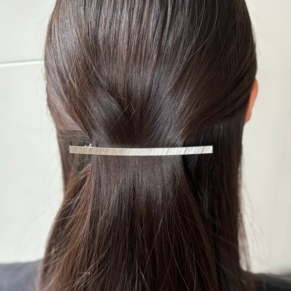 Barrette fine métal strié 11cm, accessoire cheveux