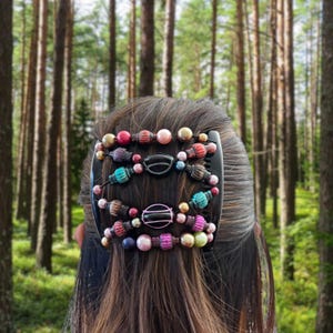 Doppelter elastischer Haarkamm für Duttfrisuren – mehrfarbige Perlen, hergestellt in Frankreich