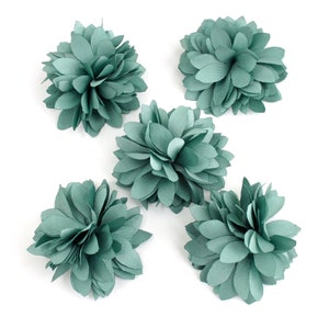 Set di 5 piccoli fiori in tessuto di raso