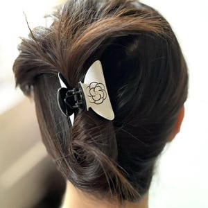 Small flower pattern hair clip 5.5cm
