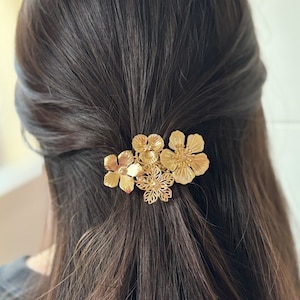 Matte metal flower hair barrette 6.5cm, filigree matte gold hair accessory.