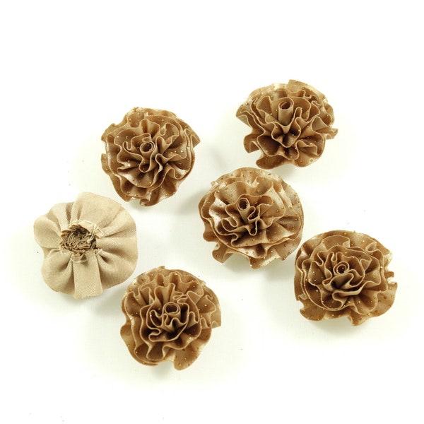 Lot de 6 petites fleurs en tissu satiné et paillettes - beige