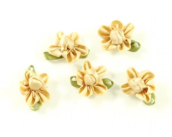 Lot de 20 petites fleurs en tissu satin beige environ 2.5cm