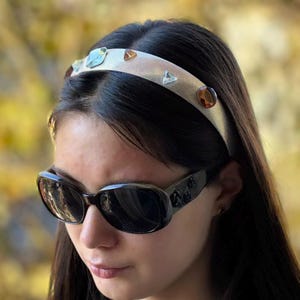 Metallic satin headband with large faceted stones, Width 2.5cm, gold