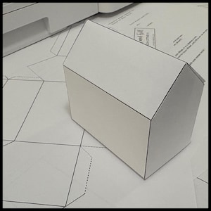 Plantilla de casa de papel imprimible / Casa de campo inglesa DIY / Manualidad de papel personalizable