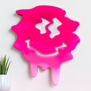 Escultura de parede 3D em resina com rosto sorridente derretido | Decoração rosa kitsch | Arte pop kitsch/ Decoração com dopamina/ Tapeçaria/ Arte kawaii/ Gradiente