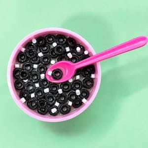 COCOA RINGS Cereal Breakfast 3D resin wall art sculpture / wall art/ Realistic fake food / Maximalist Pop Art | Dopamine Decor /fake cereal/
