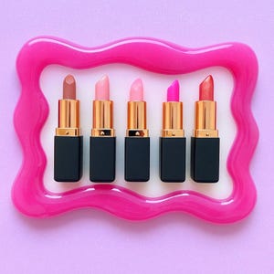 3D LIPSTICK Lifesize RESIN wall art /wall art/  Lips / lip gloss art / wall sculpture/ 3d/ pink lips/  lipstick art / kiss / kissing lips