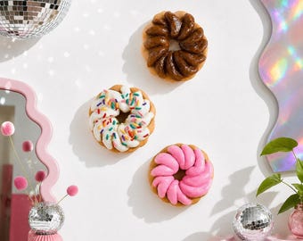 Cruller donut 3d wall sculpture /3d wall art / resin wall art/ donut /fake food/ dopamine decor/ frosted/ sprinkles/ kitschy kitchen/ kawaii