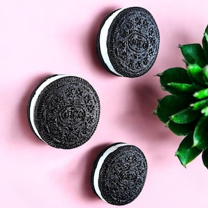 CHOCOLATE SANDWICH COOKIE 3D wall art/ 3d wall sculpture/ resin wall art/ fake cookies / fake food/ Dopamine Decor/Kitschy decor/ Kitchen