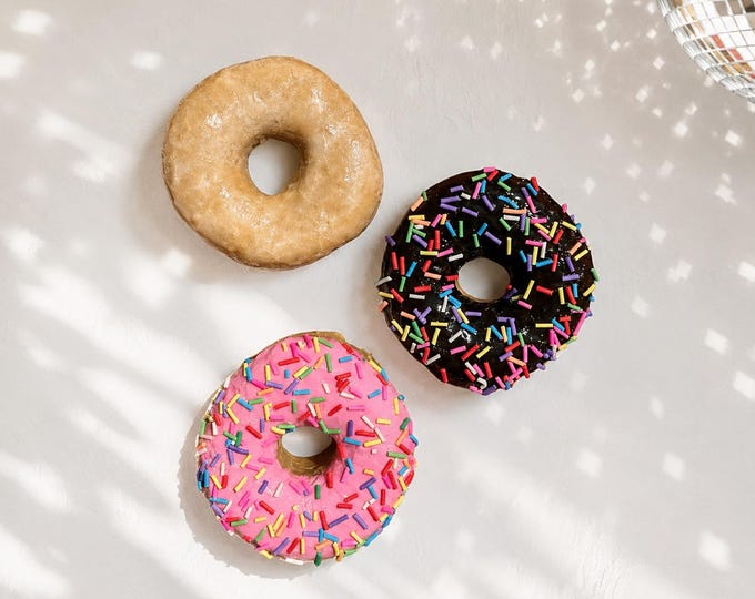 GLAZED DONUT 3D Wall Art - Resin Donut Sculpture | Pink Sprinkle Donut Decor | Kitsch Kitchen Wall Decor | Bakery Candy Art | Dopamine Decor