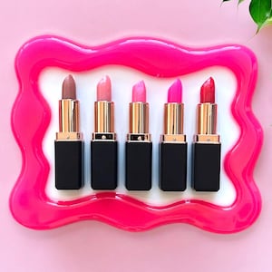 3D LIPSTICK Lifesize RESIN wall art /wall art/  Lips / lip gloss art / wall sculpture/ 3d/ pink lips/  lipstick art / kiss / kissing lips