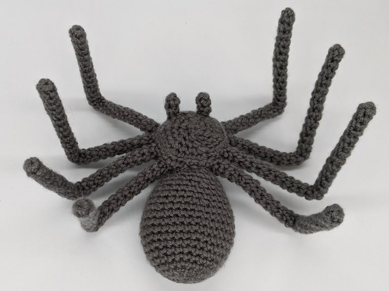 Oscar the Spider PDF Crochet Pattern Halloween decoration image 3