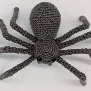 Oscar the Spider PDF Crochet Pattern Halloween decoration image 4