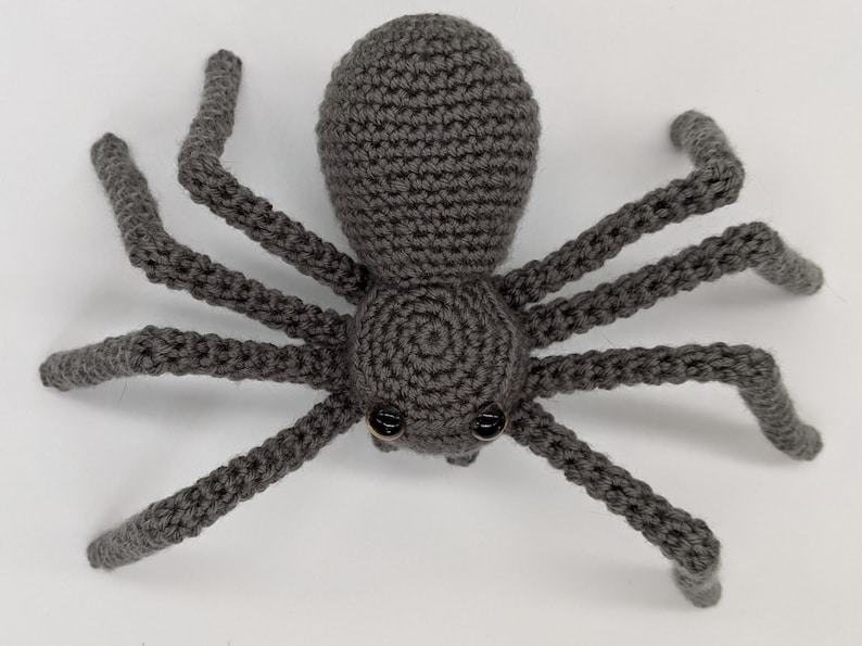 Oscar the Spider PDF Crochet Pattern Halloween decoration image 4