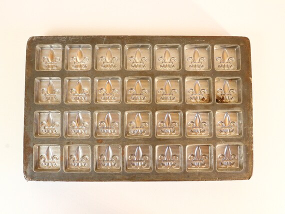 Reproduction cheap chocolate molds