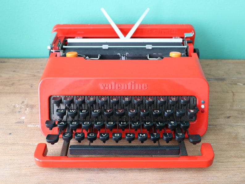 Olivetti Valentine S typewriter Vintage typewriter Working ...
