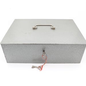 Safe, Cash Box, Vintage Safe, Cashbox, with 2 keys. Libor Money Box.
