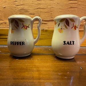 Vintage Hall salt n pepper