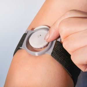 Freestyle Libre Sensor 2 Armband for Protecting your Sensor.  The alternative to Patches or Stickers. Many Colours with Black Strap.